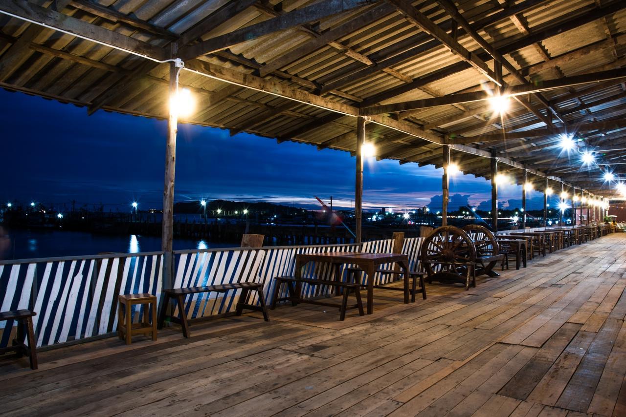 Albergue I Na Seaview Rayong Exterior foto